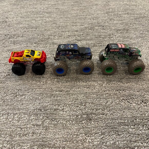Cars+Trucks - Set of 6 - Spiderman - Monster Trucks - Grave Digger - Monster Jam - Picture 6 of 7
